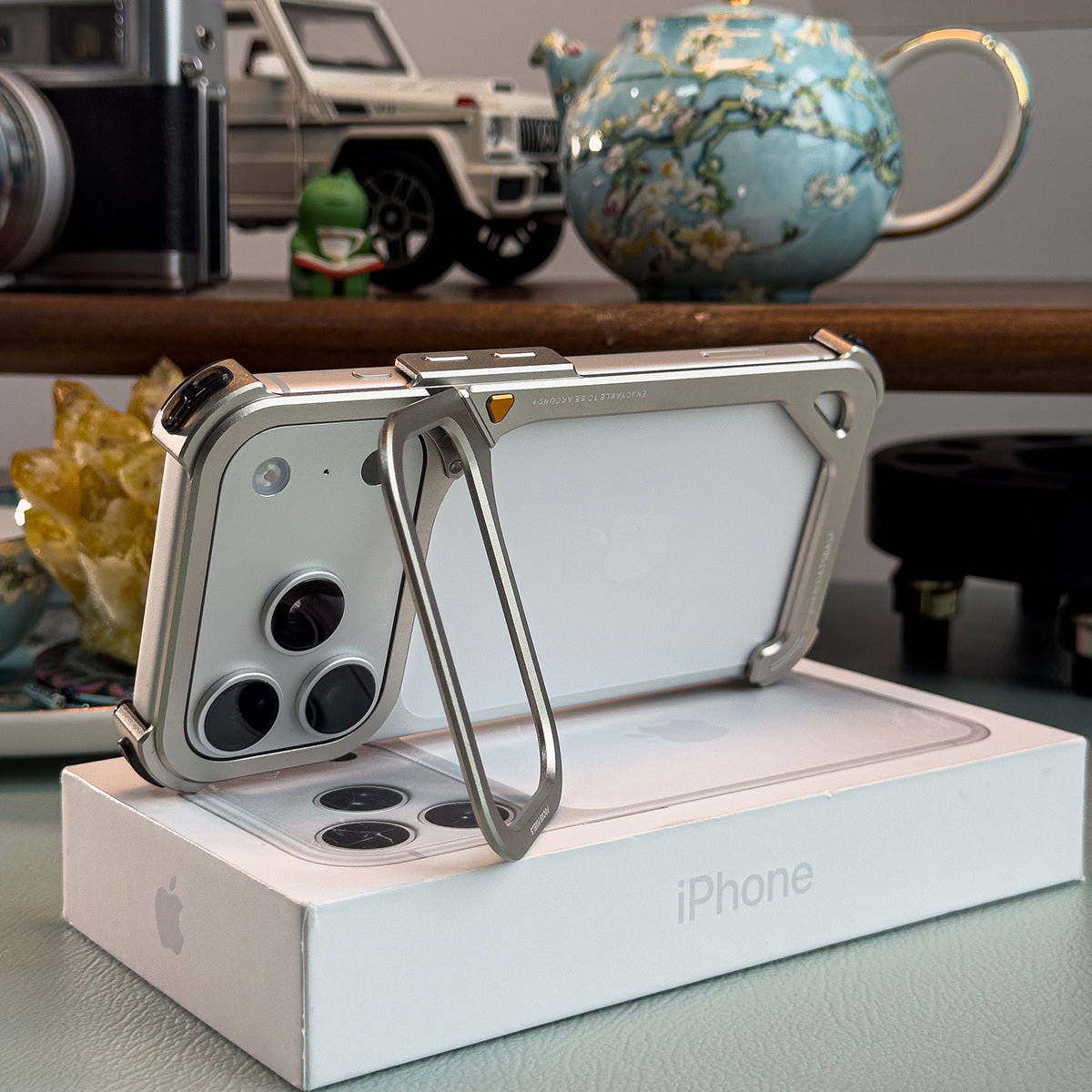 Oatsbasf 9 Shell Invisible Kickstand Air Cushion Shockproof Aluminum Metal Bumper Case Cover