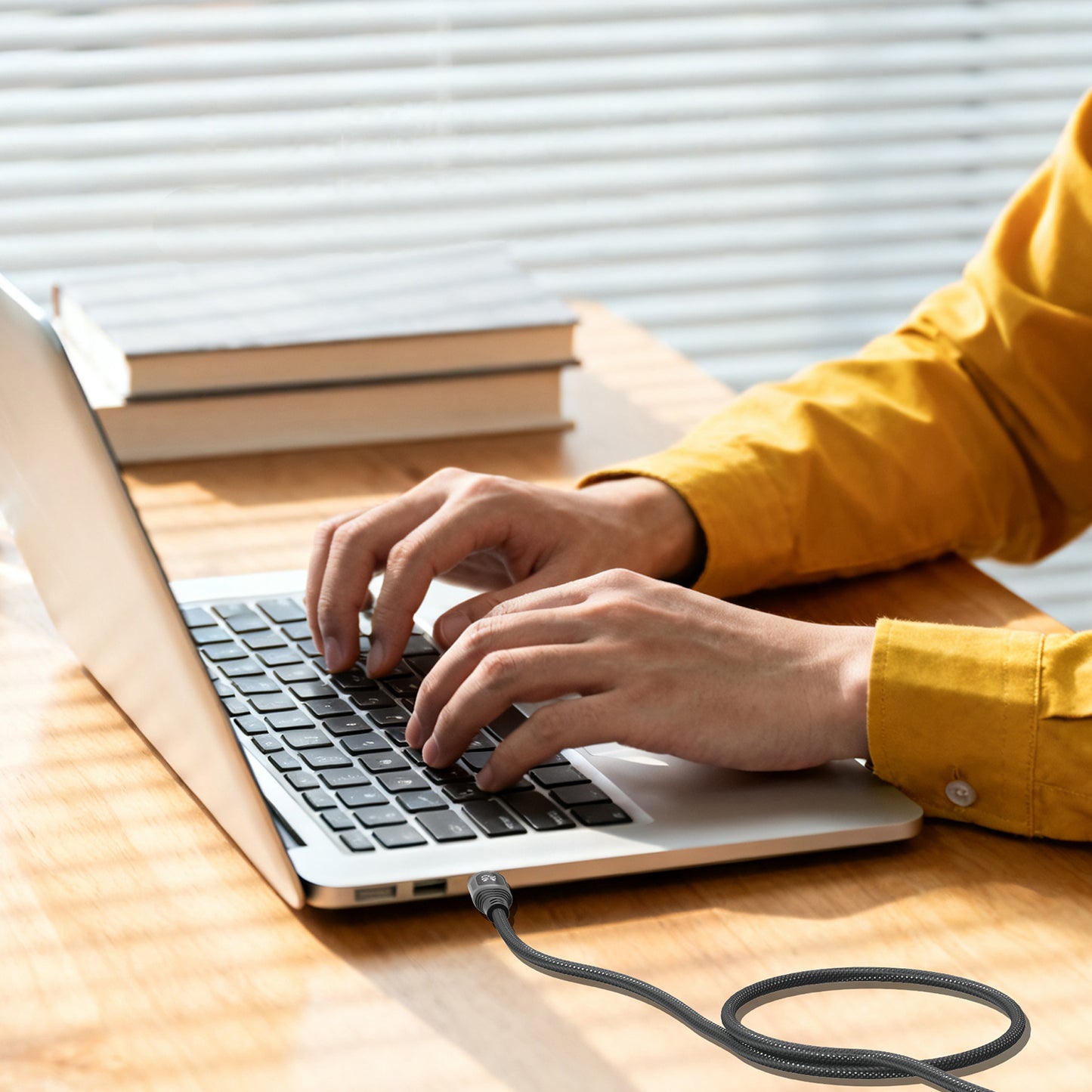 Lamborghini 100W USB-C to USB-C Charge & Sync Magnetic Cable with Digital LCD Display - Urus D1