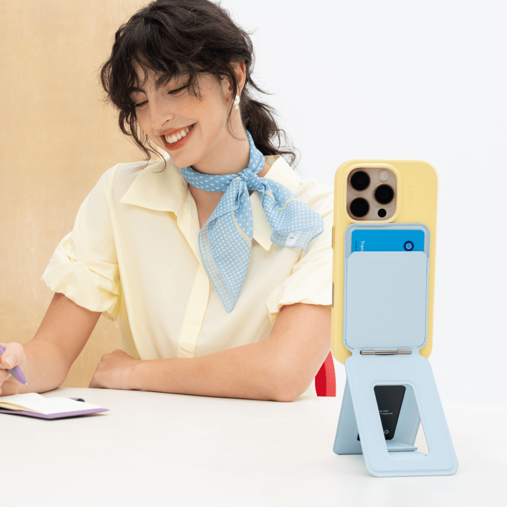 MOFT MagSafe MOVAS Snap Phone Tripod Wallet Selfie Stick